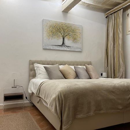Unique And Antique Apartment Firenze Bagian luar foto