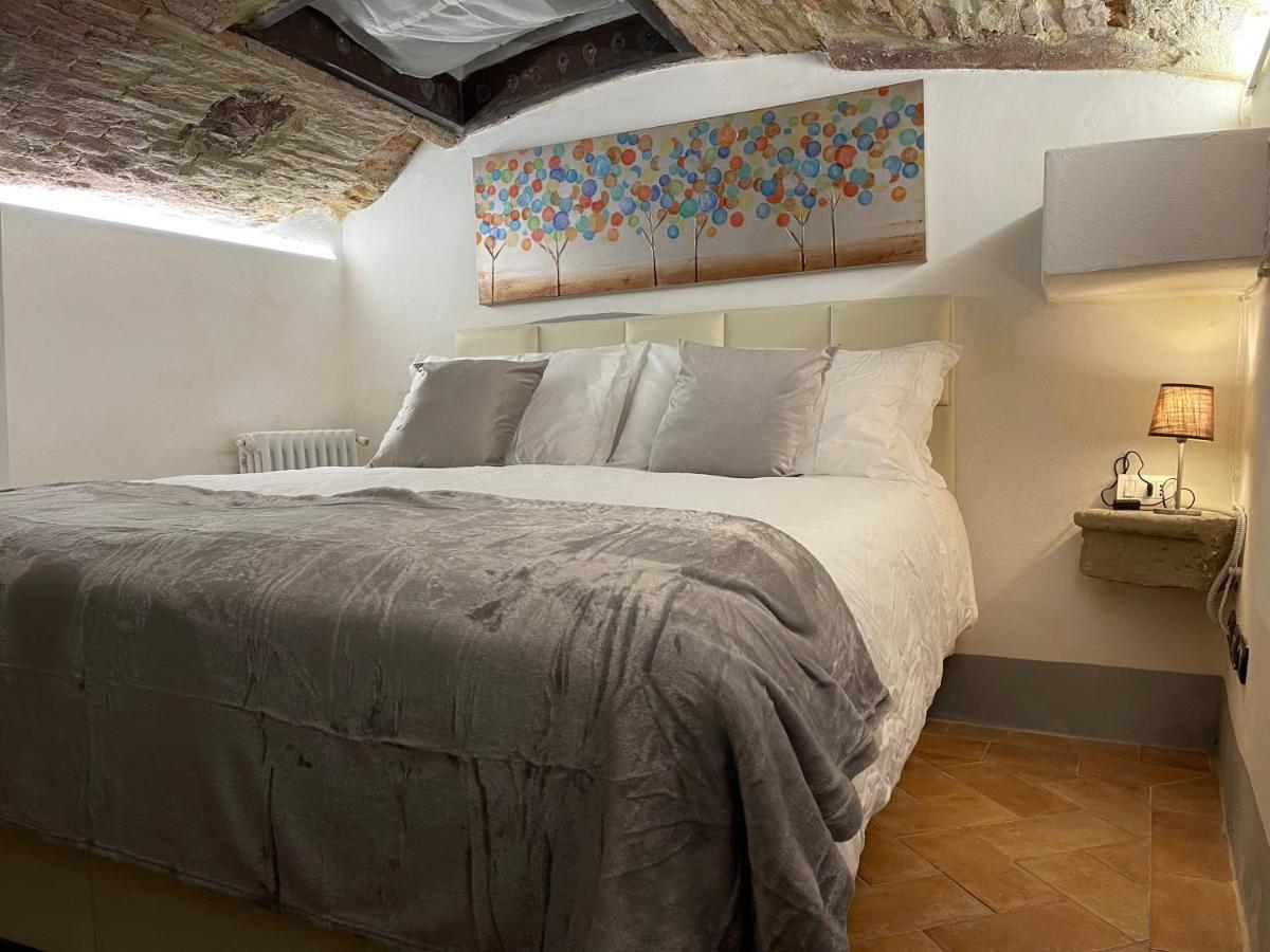 Unique And Antique Apartment Firenze Bagian luar foto