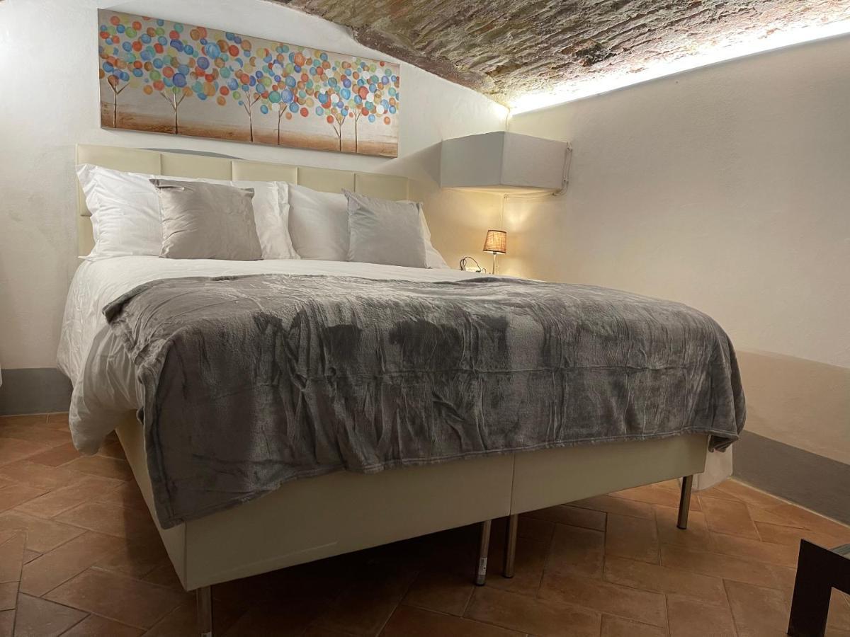 Unique And Antique Apartment Firenze Bagian luar foto