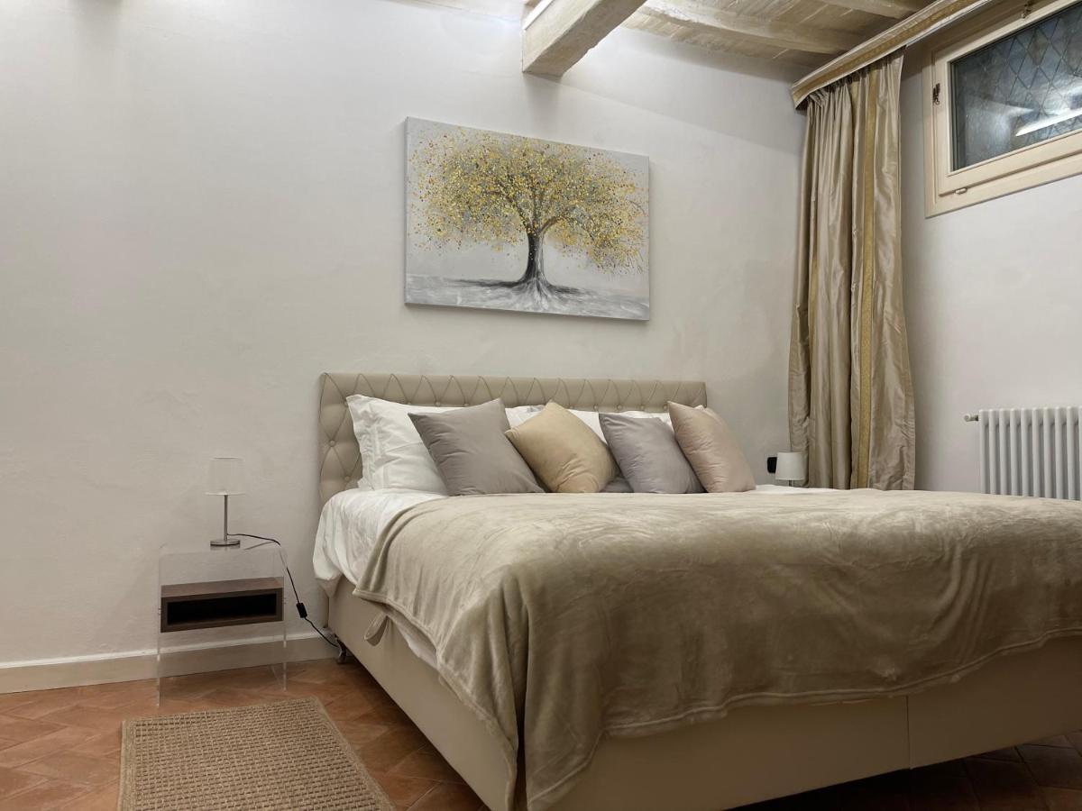 Unique And Antique Apartment Firenze Bagian luar foto